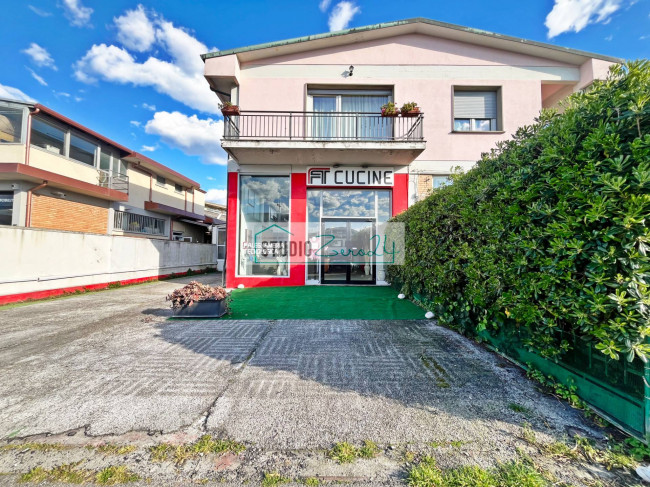 Commercial Property for sale in Viareggio