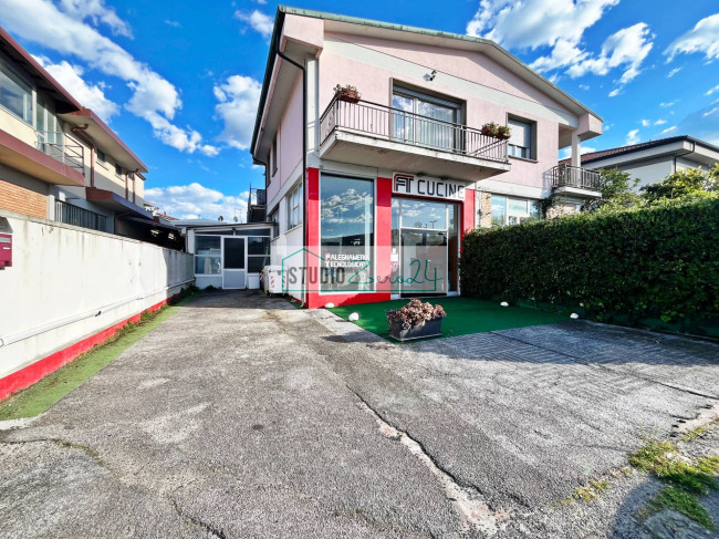 Commercial Property for sale in Viareggio