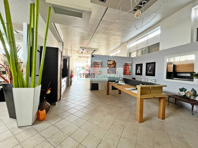 Commercial Property for sale in Viareggio