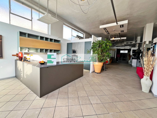 Commercial Property for sale in Viareggio