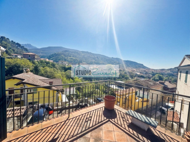 Single House for sale in Massa