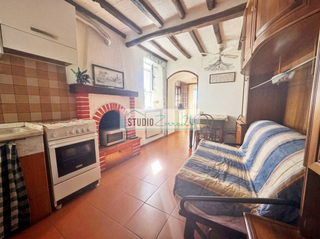 Single House for sale in Massa