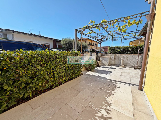 Single House for sale in Viareggio