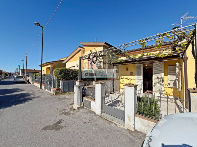 Single House for sale in Viareggio