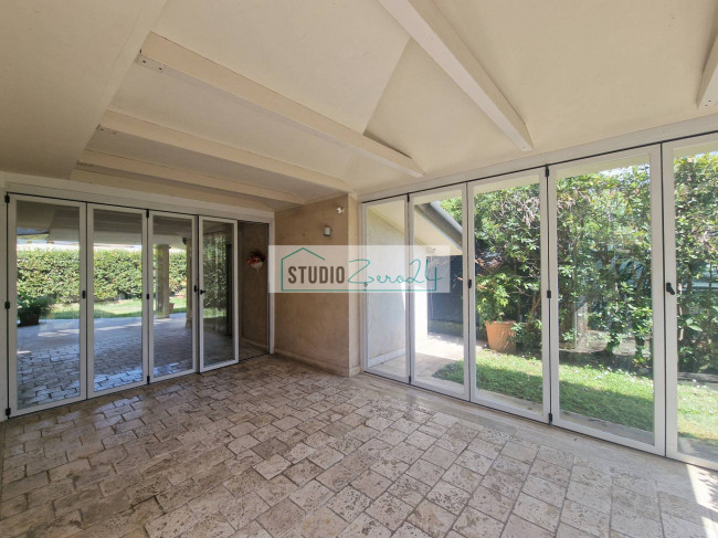 Villa for sale in Camaiore