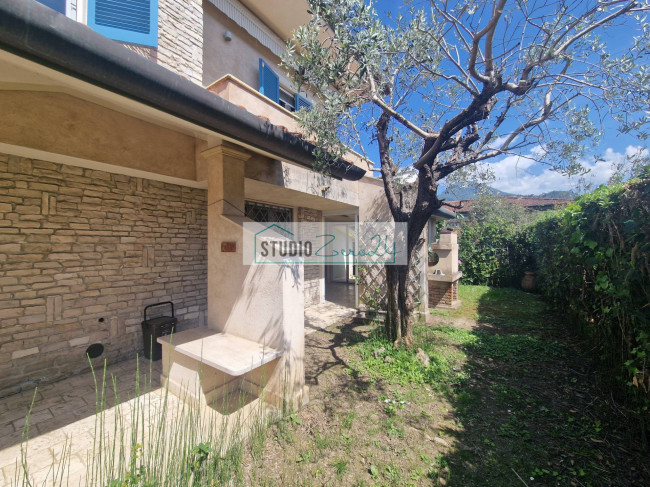 Villa for sale in Camaiore