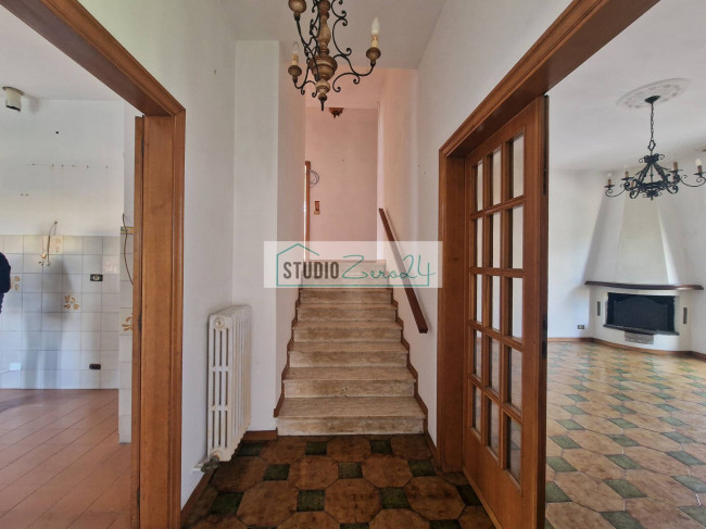 Villa for sale in Camaiore