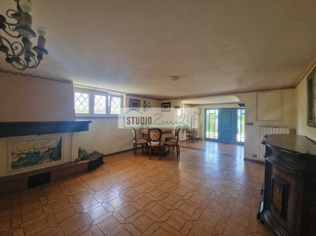 Villa for sale in Camaiore
