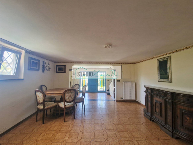 Villa for sale in Camaiore