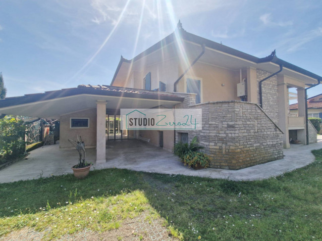 Villa for sale in Camaiore