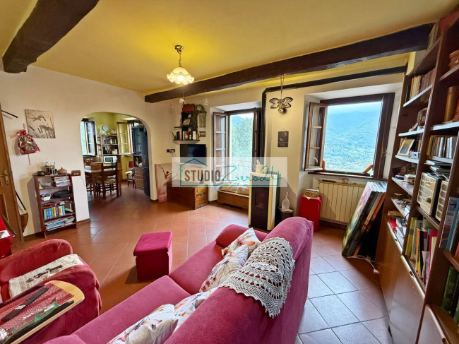 Terraced House for sale in Camaiore