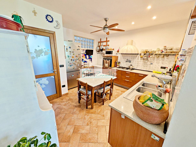 Single House for sale in Pietrasanta