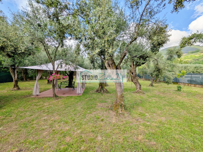 Rustic for sale in Seravezza