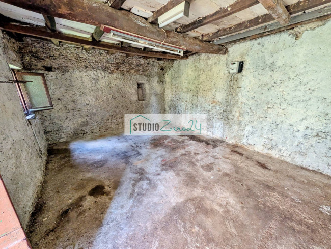 Rustic for sale in Seravezza