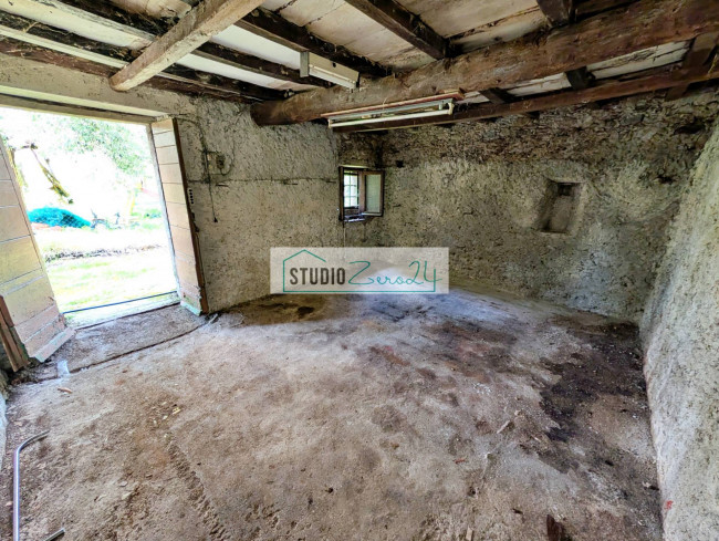 Rustic for sale in Seravezza
