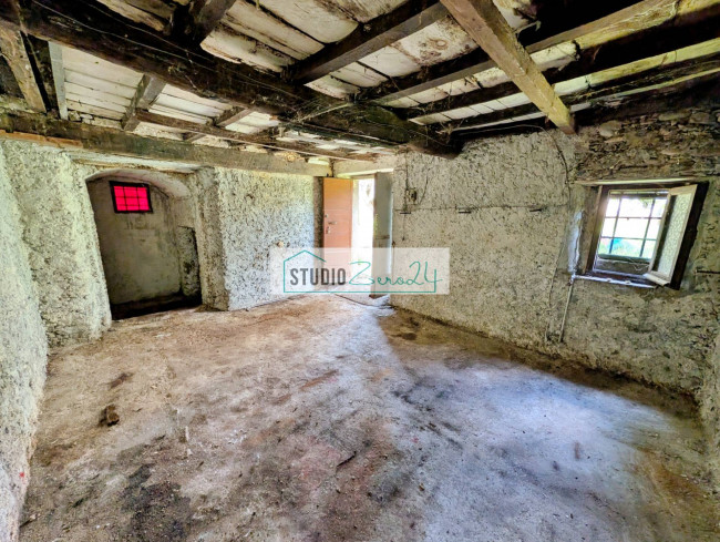 Rustic for sale in Seravezza
