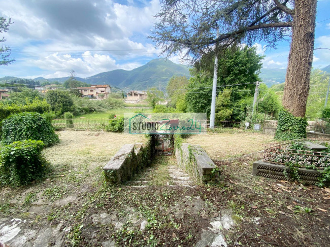 Villa for sale in Camaiore