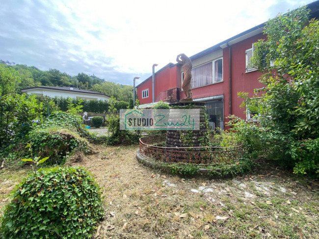Villa for sale in Camaiore