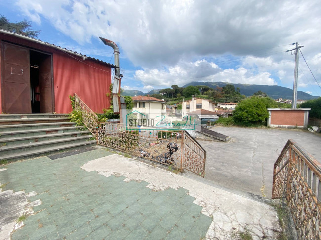 Villa for sale in Camaiore