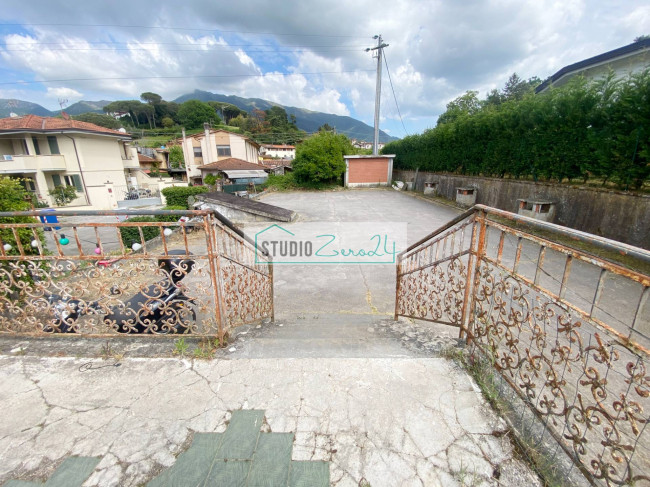 Villa for sale in Camaiore