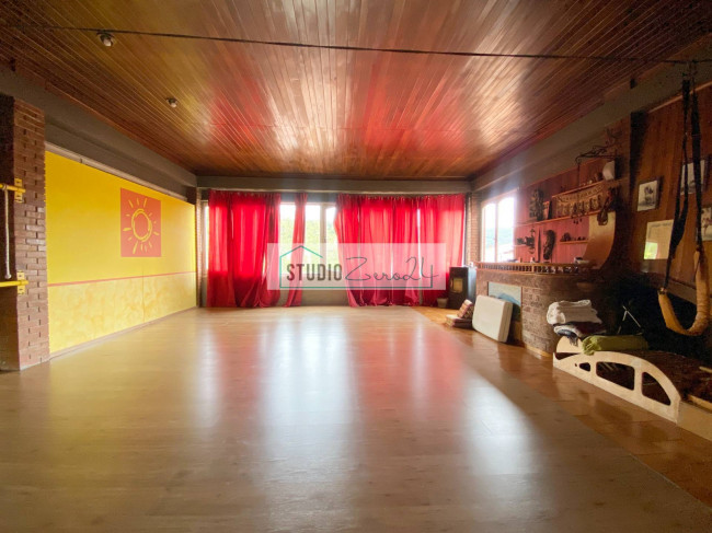 Villa for sale in Camaiore