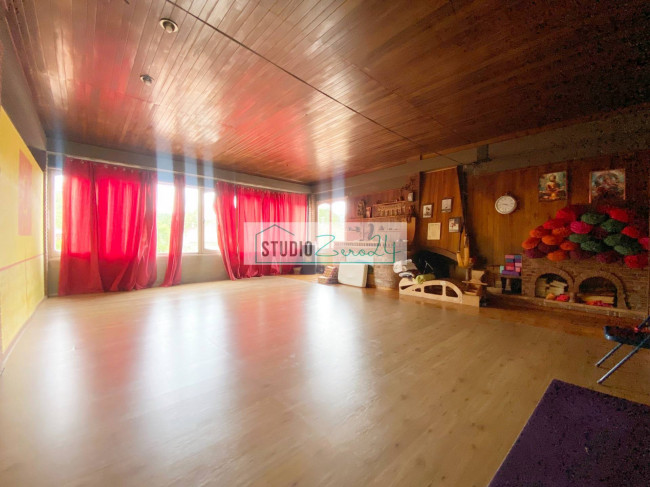 Villa for sale in Camaiore