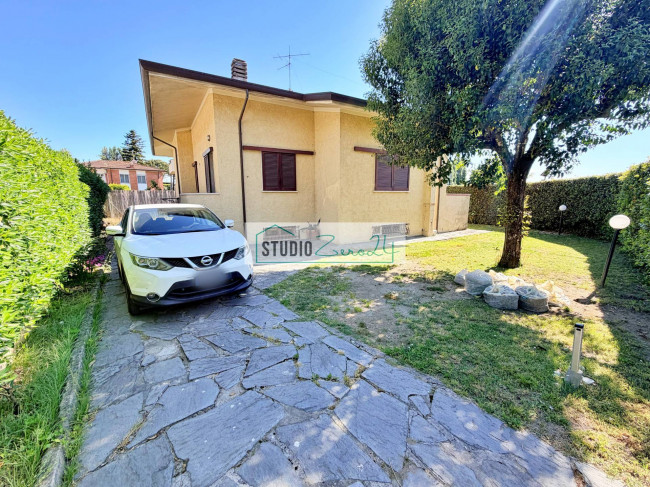 Villa for sale in Pietrasanta