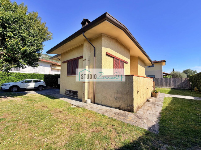 Villa for sale in Pietrasanta