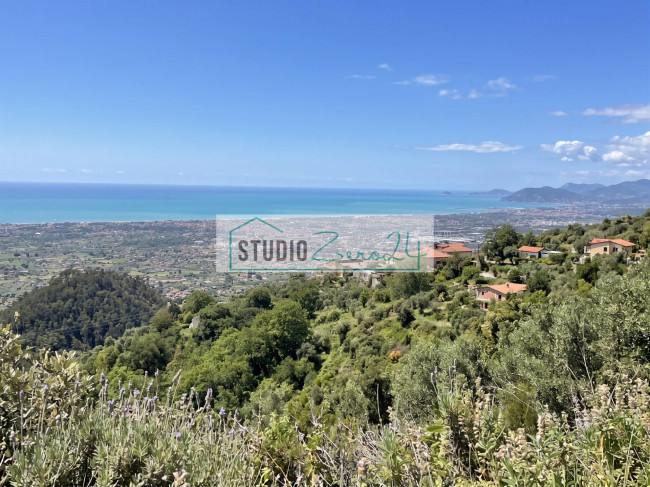 Single House for sale in Montignoso