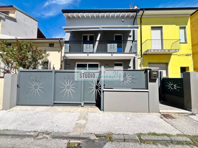 Single House for sale in Viareggio