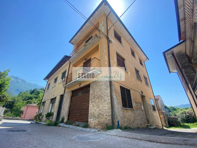 Terraced House for sale in Camaiore
