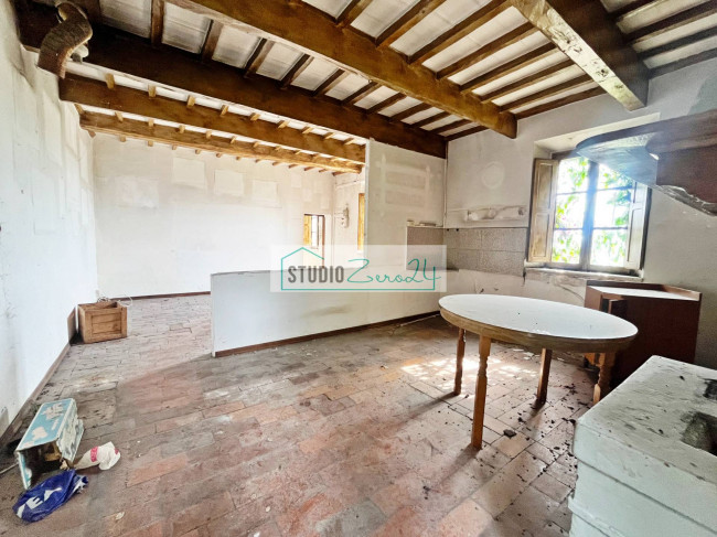 Rustic for sale in Massarosa