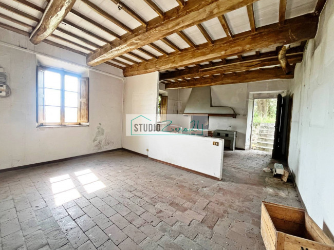 Rustic for sale in Massarosa