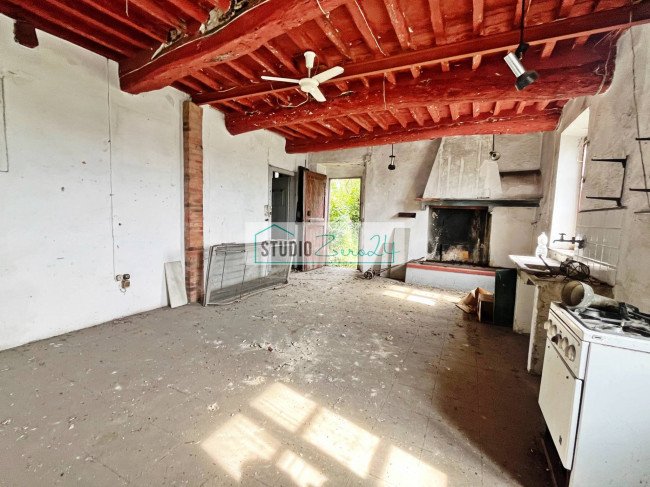 Rustic for sale in Massarosa