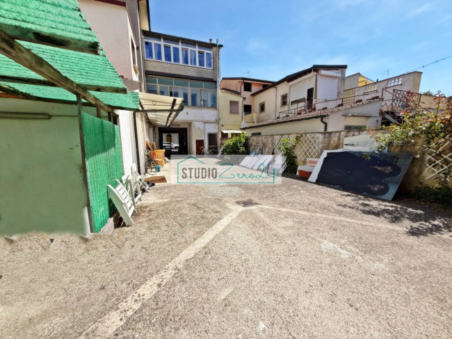 Magazzino in vendita a Viareggio