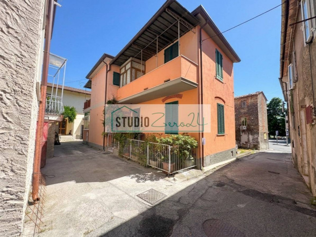 Casa singola in vendita a Massa