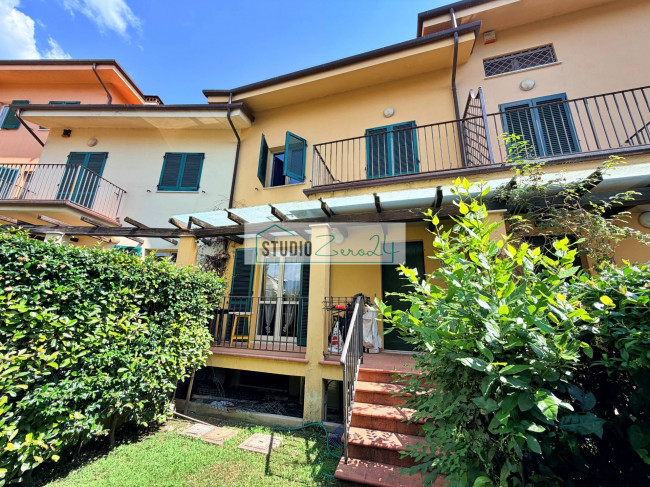 Villette a schiera in vendita a Pietrasanta