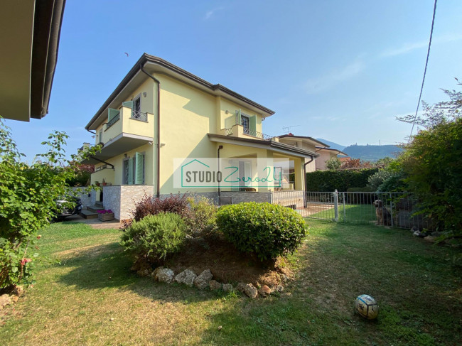 Casa singola in vendita a Camaiore