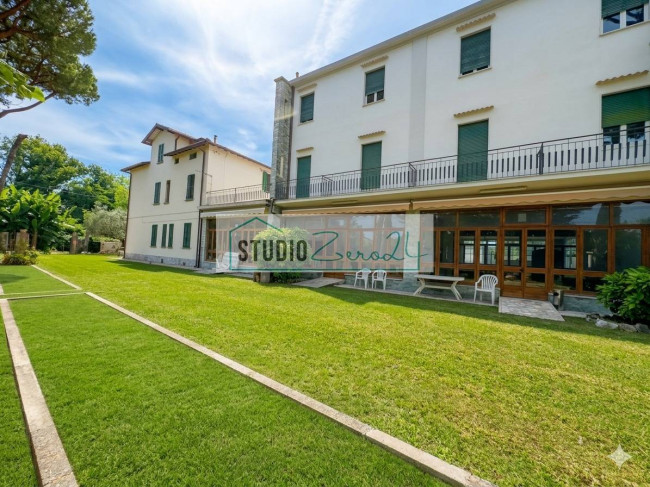 Attività commerciale in vendita a Massa