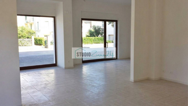 Locale commerciale in vendita a Camaiore