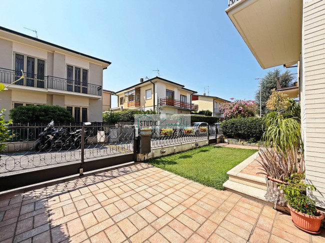 Villetta Bifamiliare in vendita a Viareggio