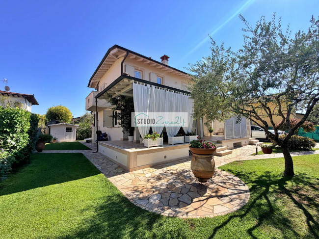 Villa in vendita a Pietrasanta