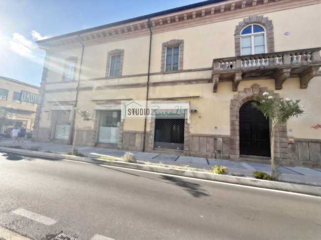 Locale commerciale in affitto a Viareggio