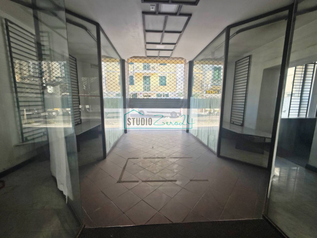 Locale commerciale in affitto a Viareggio