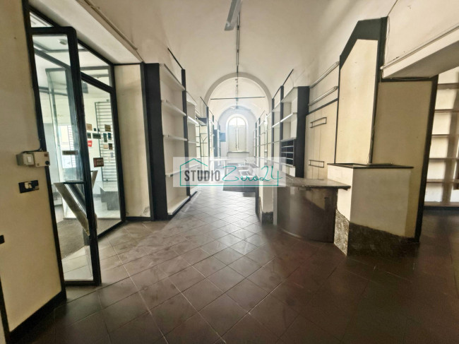Locale commerciale in affitto a Viareggio