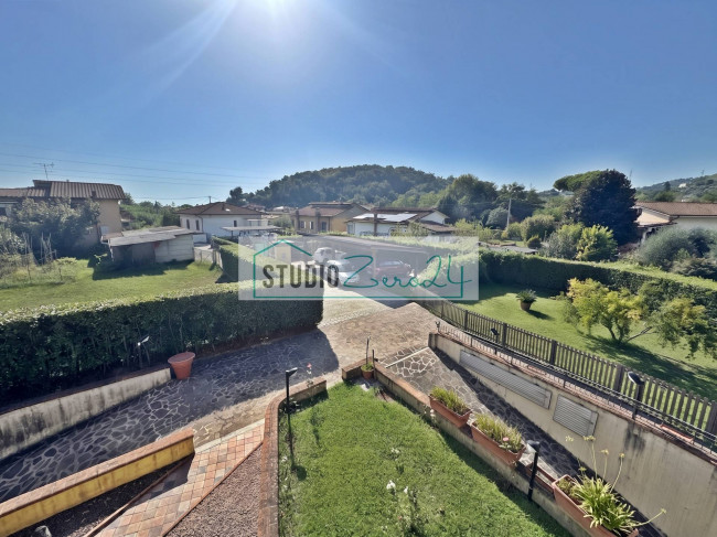 Villetta Bifamiliare in vendita a Massa