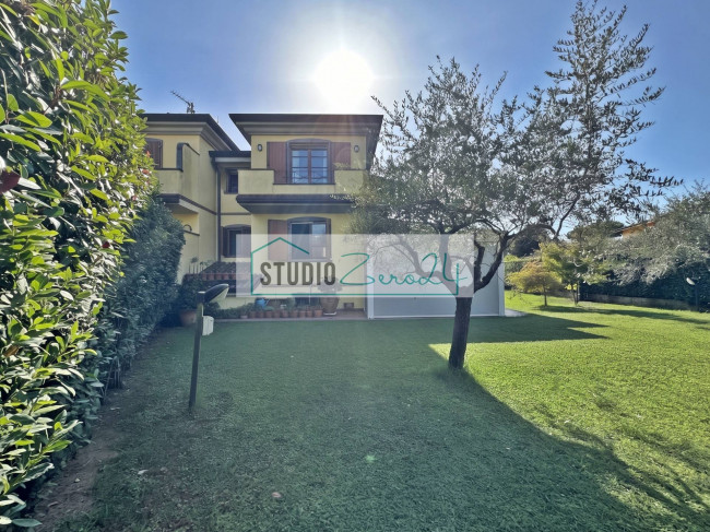 Villetta Bifamiliare in vendita a Massa
