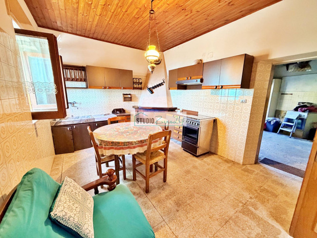 Single House for sale in Pietrasanta