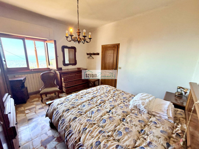 Single House for sale in Pietrasanta