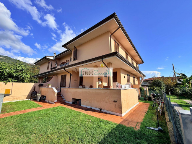 Townhouse for sale in Pietrasanta